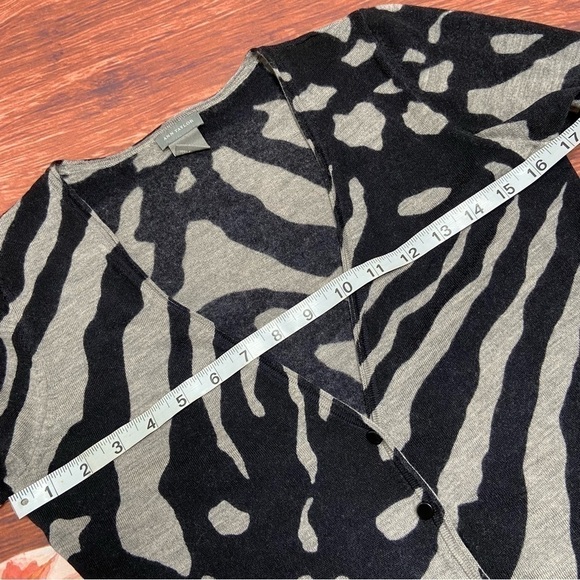 Ann Taylor Merino Wool Animal Print Cardigan Medium - Picture 7 of 8